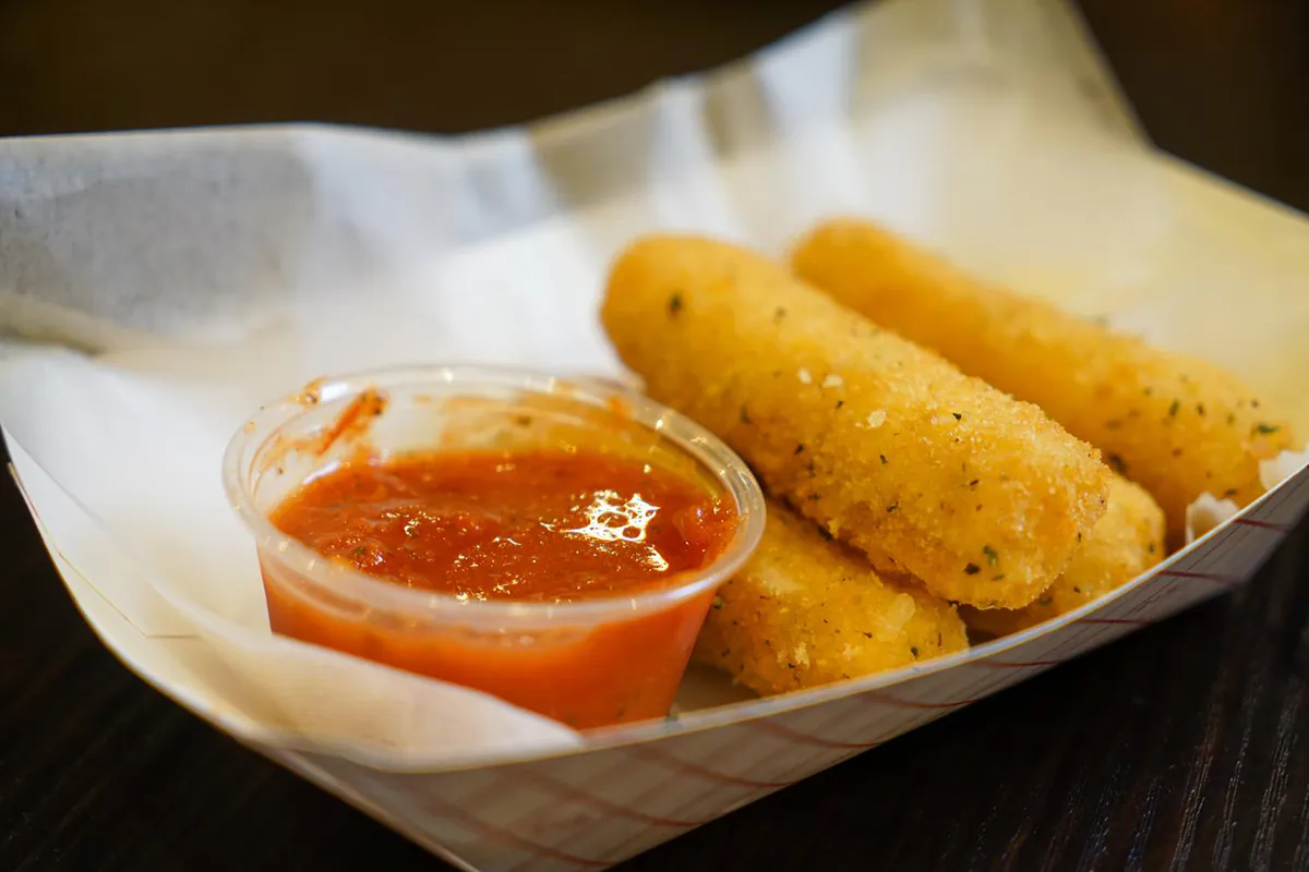 Mozzarella Sticks at Crabby Village，a Seafood Restaurant in Petersburg