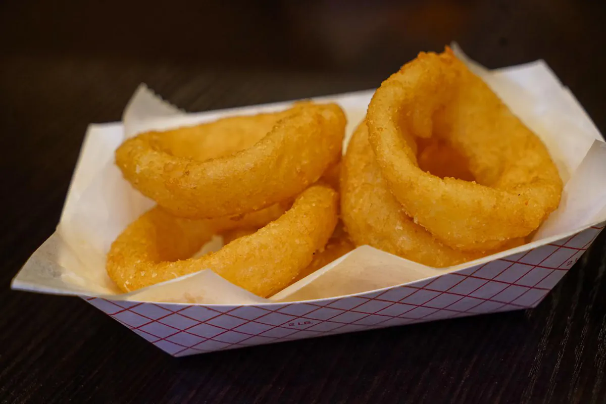 Onion Rings at Crabby Village，a Seafood Restaurant in Petersburg