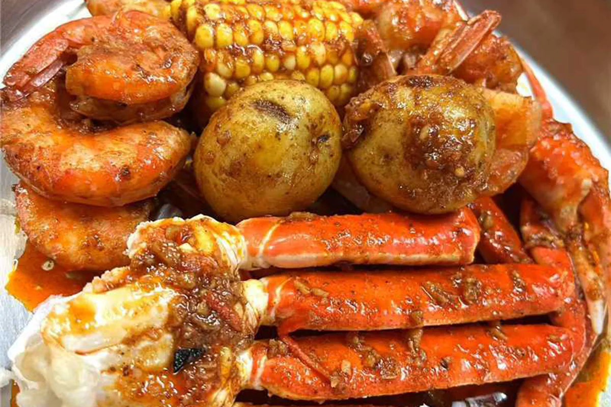 Shrimp & Snow Crab Leg Boil at Crabby Village，a Seafood Restaurant in Petersburg