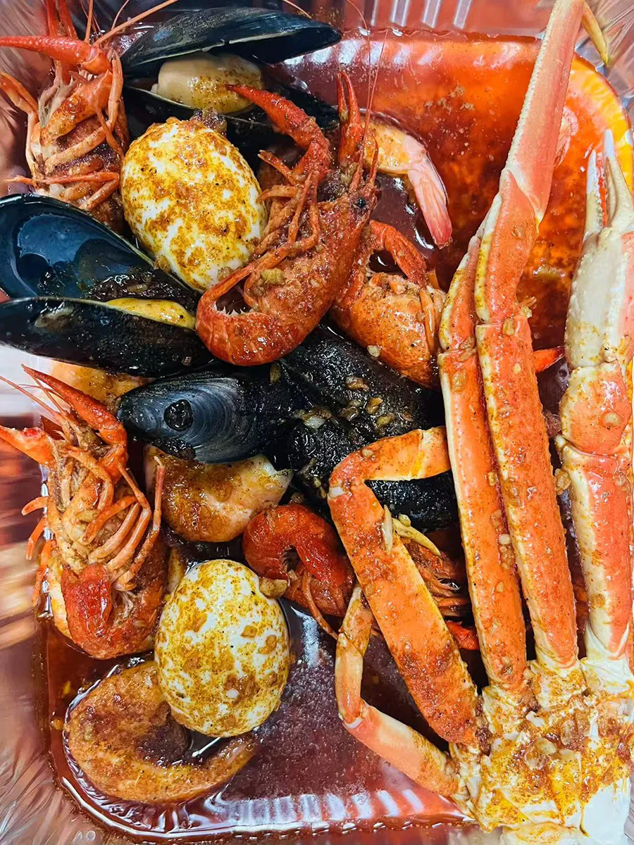 Crawfish, Crab & Mussel Boil at Crabby Village，a Seafood Restaurant in Petersburg